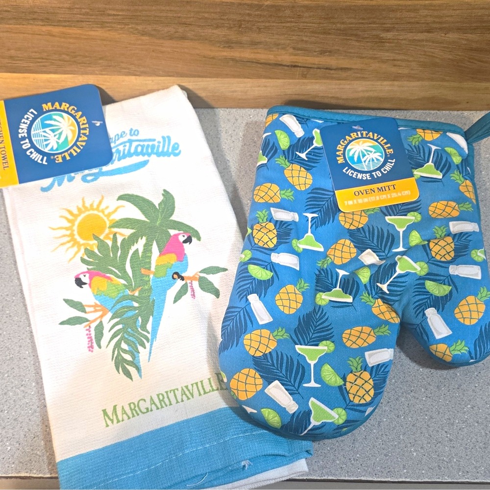 Margaritaville License to Chill Tropical Cotton Oven Mitt & Towel Set 2pc